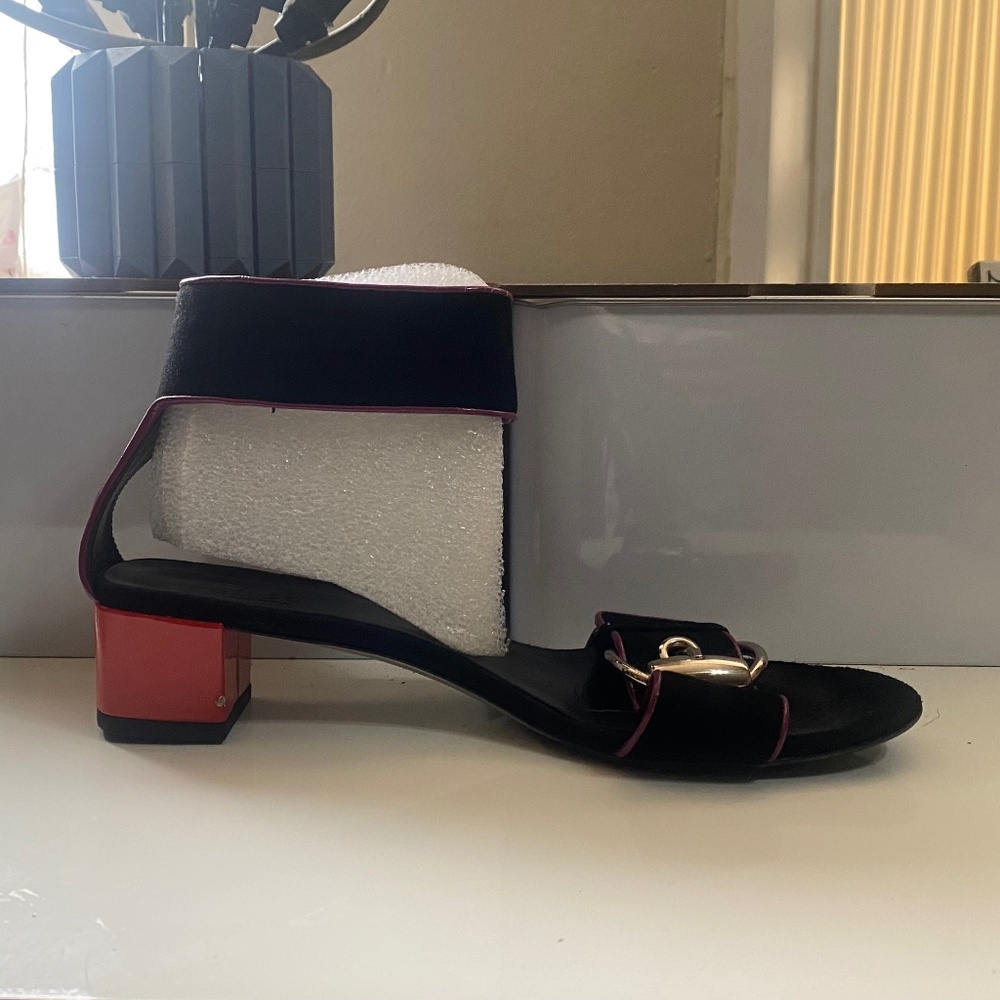 Vintage Gucci block heel sandals